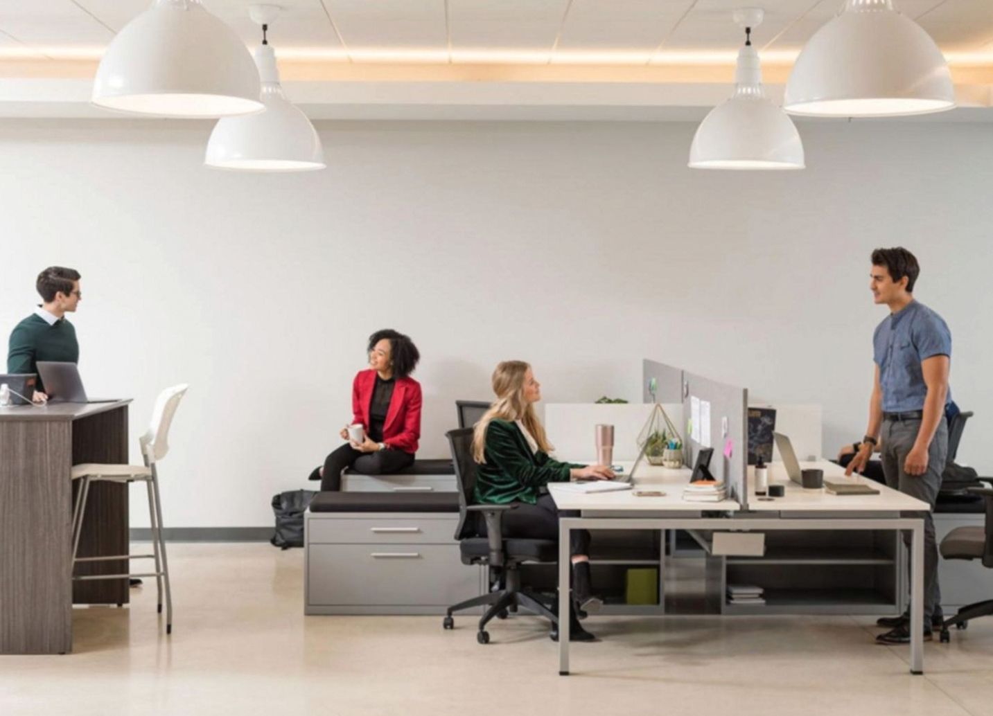 Espace de formation moderne avec équipements professionnels